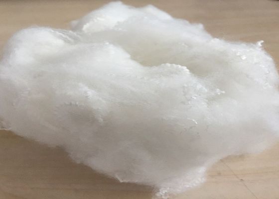 手袋ヤーンを作るための明るい未加工白い1.5dtex×38mmポリエステル原料
