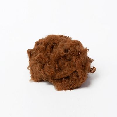 ラクダによって着色される1.2D 32mmポリエステル毛布のための原料にまいはだを詰めるため