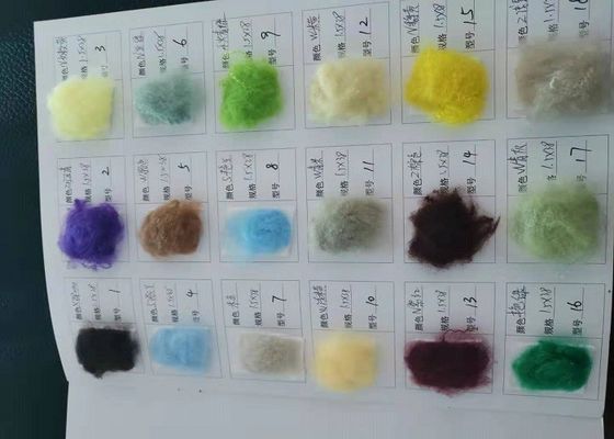 1.5d Xの回転のための38mm再生されたポリエステル線維 ペット薄片100%のポリエステル