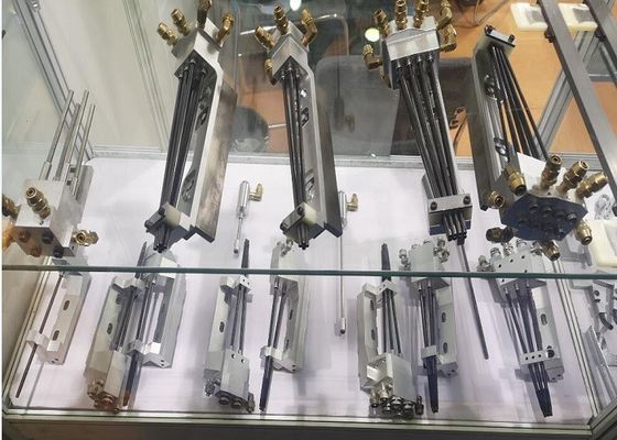 主要なノズルの補助的なノズルの空気ジェット機の織機の予備品の編む織機の予備品